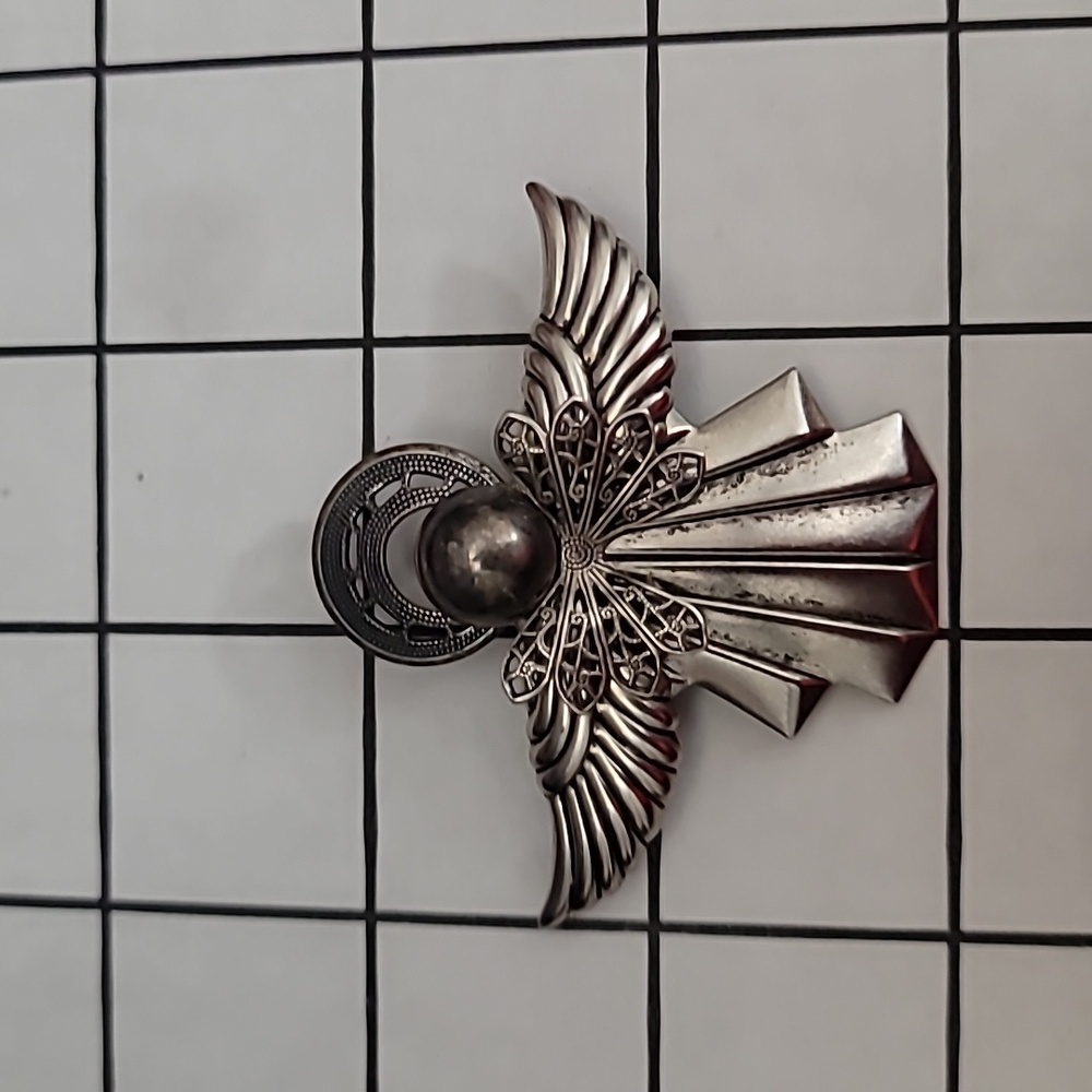 Angel Pin Preloved‎ - Picture 3 of 3